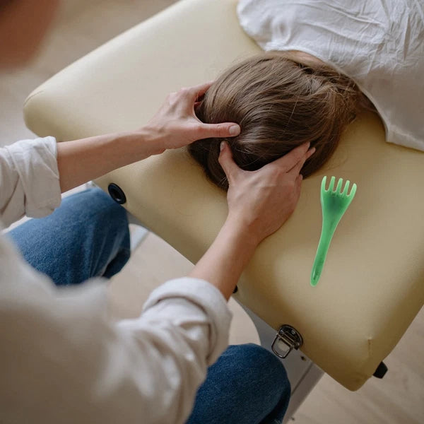 2 Pcs Head Therapy Comb Massage Claw Miss Resin Scalp Massager Scratcher Tool